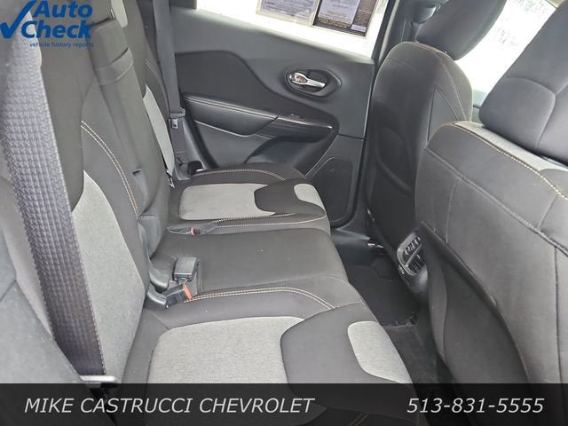 2016 Jeep Cherokee Sport