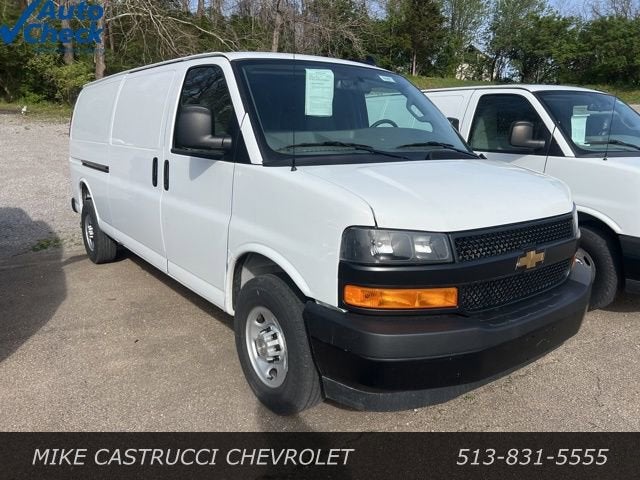 2025 Chevrolet Express Cargo WT
