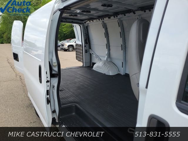 2025 Chevrolet Express Cargo WT