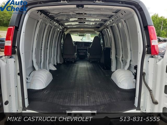 2025 Chevrolet Express Cargo WT