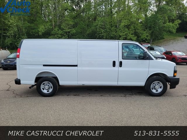 2025 Chevrolet Express Cargo WT