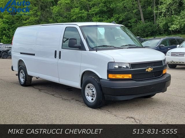 2025 Chevrolet Express Cargo WT