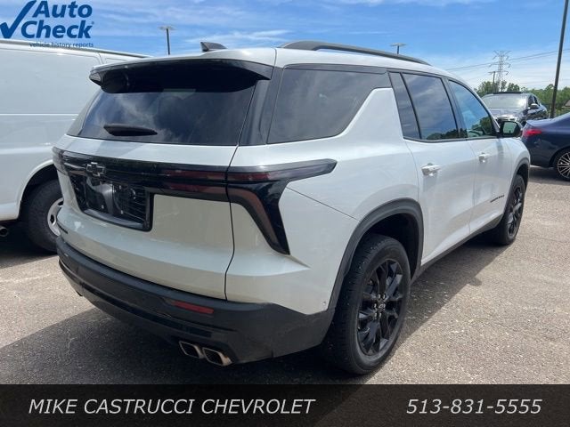 2025 Chevrolet Traverse LT
