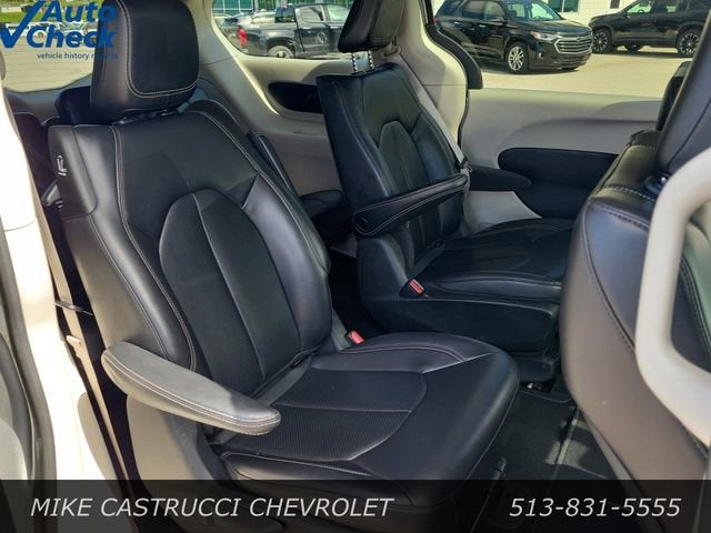 2023 Chrysler Pacifica Hybrid Touring L