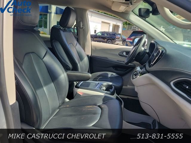 2023 Chrysler Pacifica Hybrid Touring L