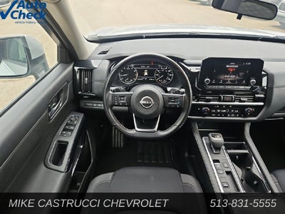 2025 Nissan Pathfinder SV