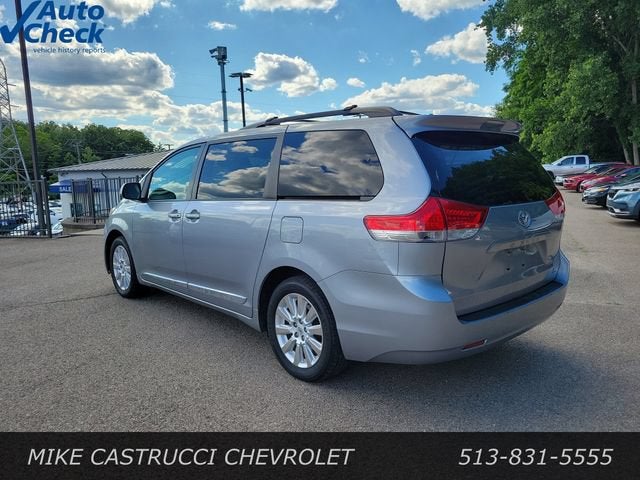 2011 Toyota Sienna XLE
