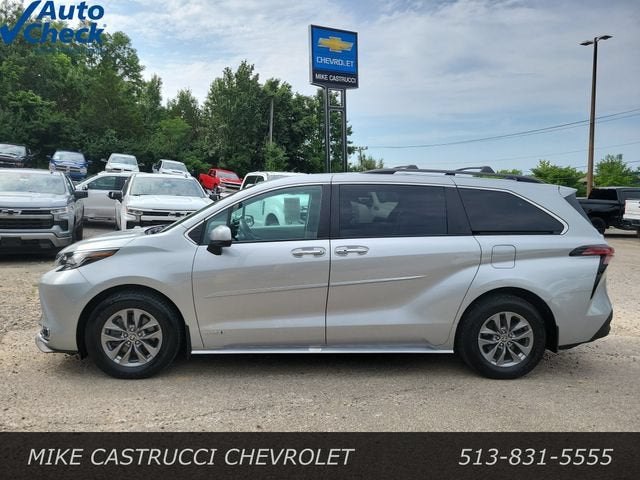 2021 Toyota Sienna XLE