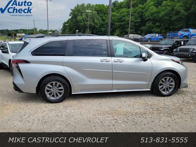 2021 Toyota Sienna XLE