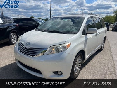 2017 Toyota Sienna XLE Auto Access Seat