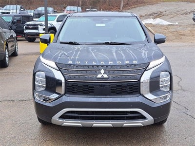 2024 Mitsubishi Outlander SE