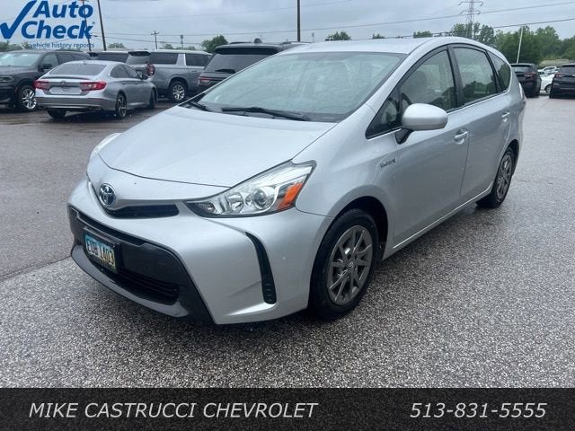 2017 Toyota Prius v Five's photo
