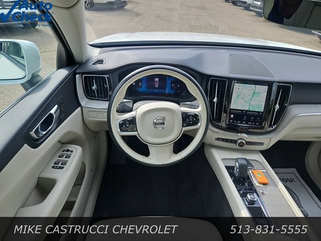 2023 Volvo XC60 Plus Bright Theme