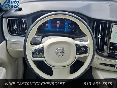 2023 Volvo XC60 Plus Bright Theme