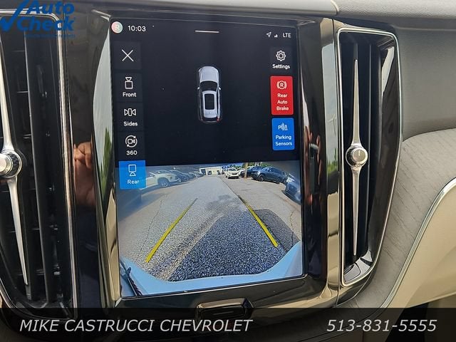 2023 Volvo XC60 Plus Bright Theme