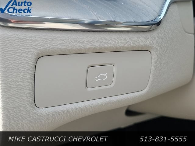 2023 Volvo XC60 Plus Bright Theme