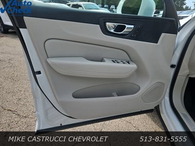 2023 Volvo XC60 Plus Bright Theme