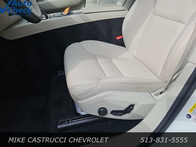 2023 Volvo XC60 Plus Bright Theme