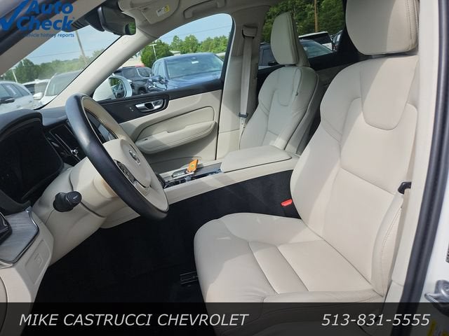 2023 Volvo XC60 Plus Bright Theme