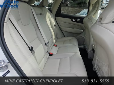2023 Volvo XC60 Plus Bright Theme