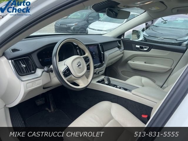 2023 Volvo XC60 Plus Bright Theme