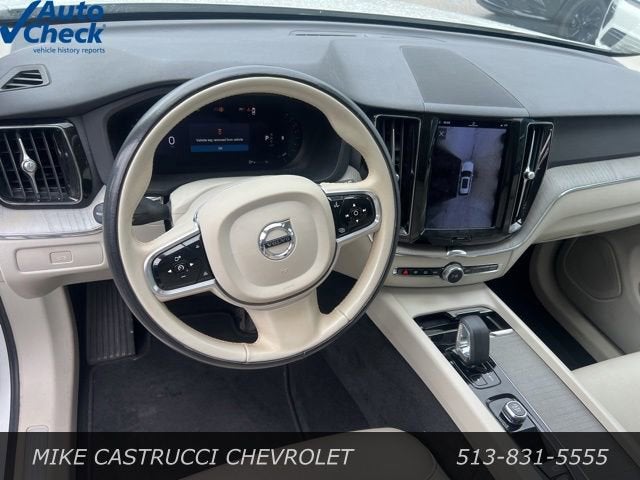 2023 Volvo XC60 Plus Bright Theme