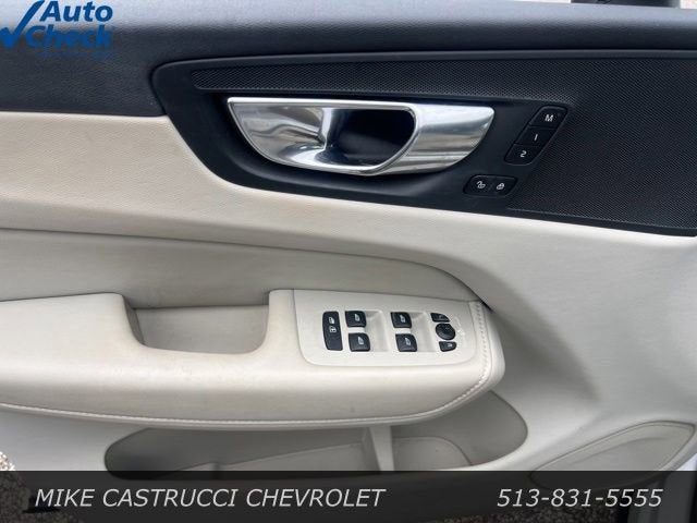 2023 Volvo XC60 Plus Bright Theme
