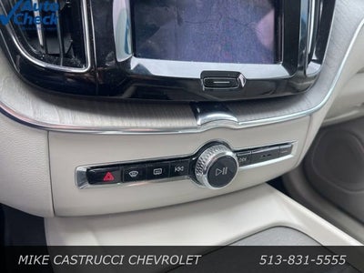 2023 Volvo XC60 Plus Bright Theme